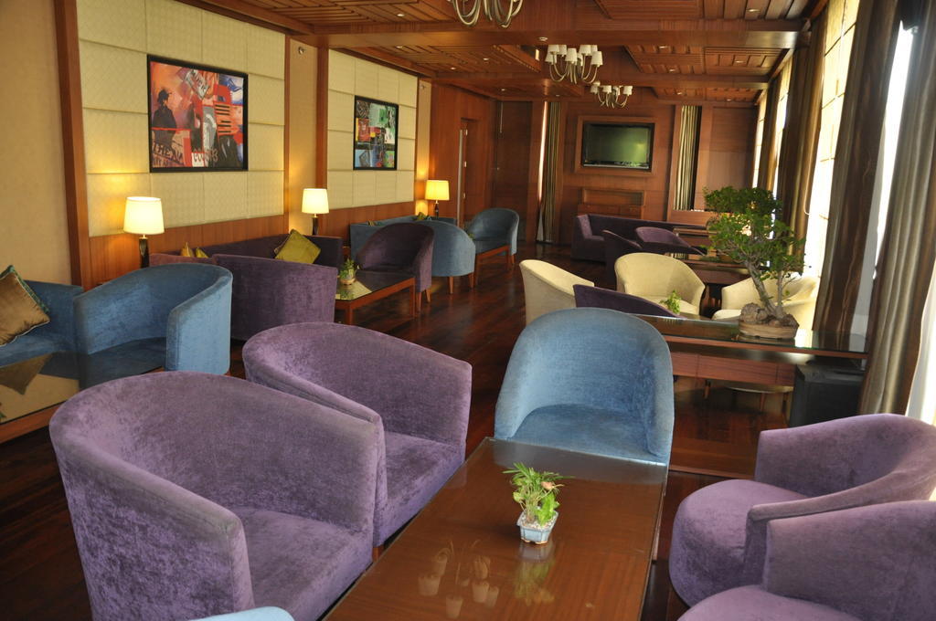 Radisson Blu Suites Gurgaon Extérieur photo